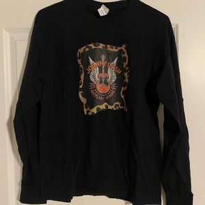 Long sleeve graphic shirt